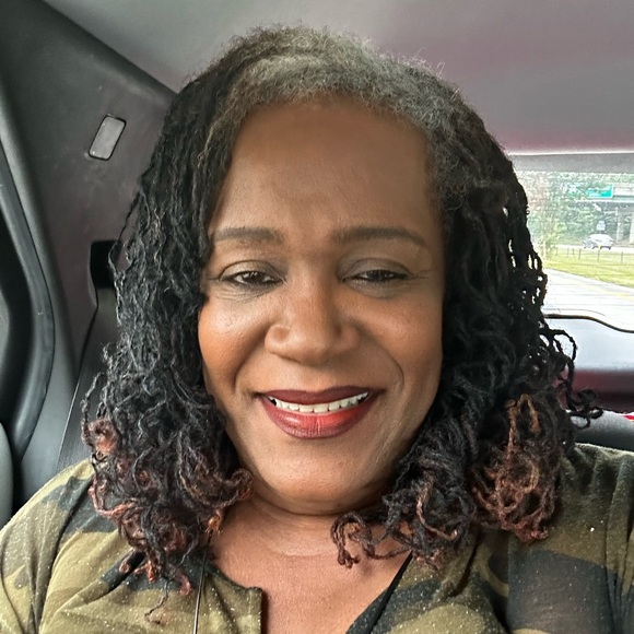 Meet your Posher, Monifa - Picture 2 of 4